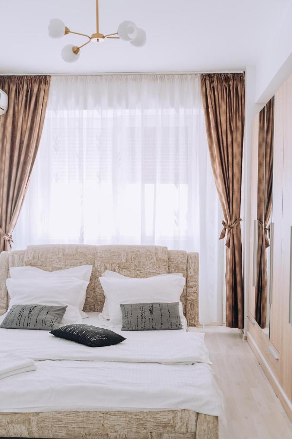 Class Deluxe Apartments Oradea Zewnętrze zdjęcie