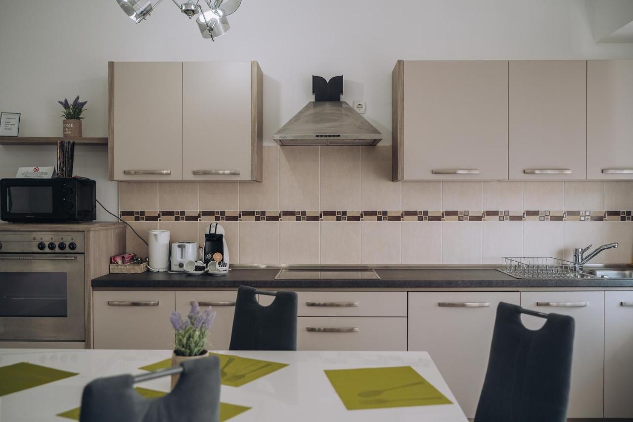 Class Deluxe Apartments Oradea Zewnętrze zdjęcie