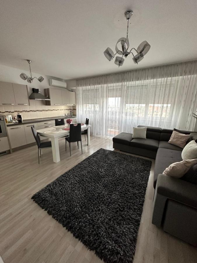 Class Deluxe Apartments Oradea Zewnętrze zdjęcie