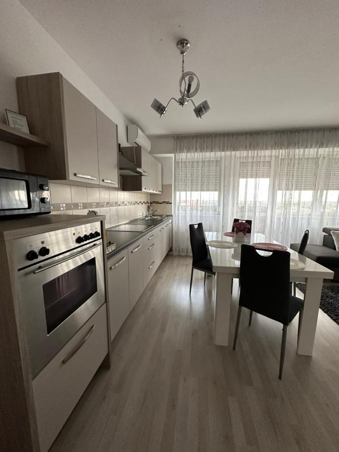 Class Deluxe Apartments Oradea Zewnętrze zdjęcie